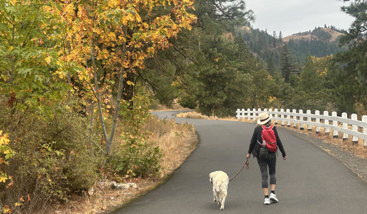 Lynne and Bella walking US 30